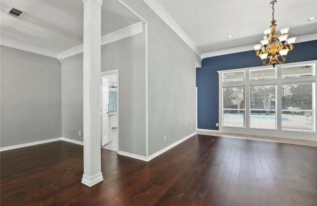 305 Sterling Court Gallery 3