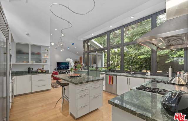 354 14th St photos photos