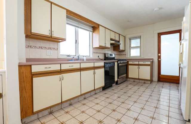 27 Bothwell Rd. Gallery 2