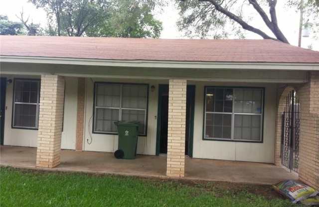 1724 W Sanford Street W - 1724 West Sanford Street, Arlington, TX 76012