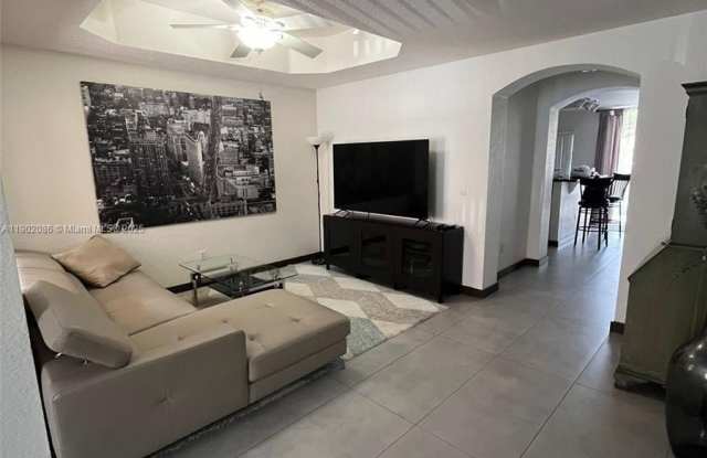 4932 Tradewinds Ter - 4932 Tradewinds Terrace, Dania Beach, FL 33312