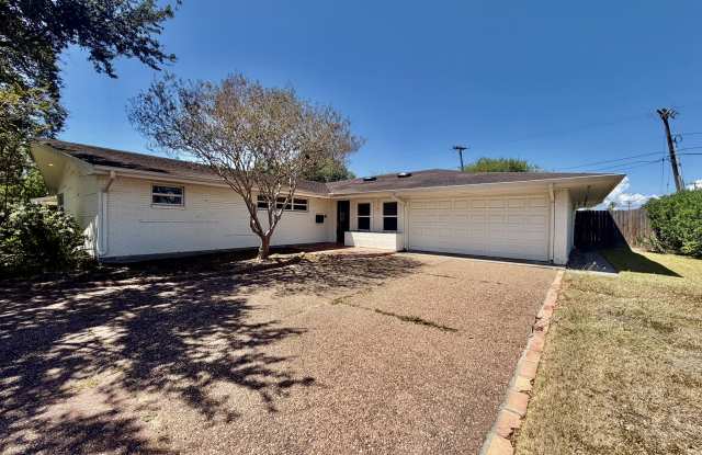 302 Dolphin Pl Gallery 1