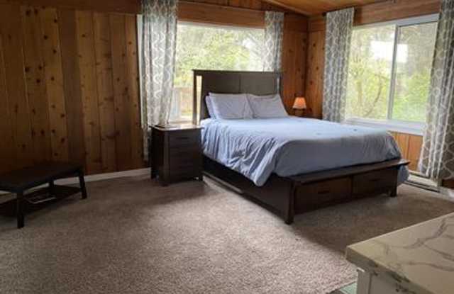 Small Studio Condo, Partially Furnished, Located in Town! Gallery 4