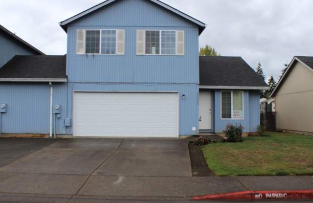 4 bedroom, 2.5 bath home in quiet Scappoose neighborhood Gallery 1