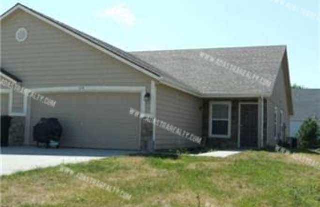 Beautiful Ranch Duplex in Edgerton-Available in NOVEMBER!! photos photos