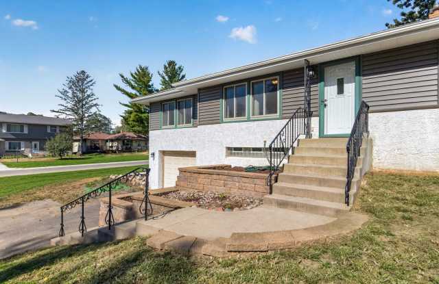 Newly remodeled 4-bedroom, 2-bath home in Inver Grove Heights- Available Now! Gallery 4