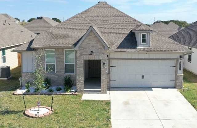 Gorgeous 3 bedrooms in Turnbo Ranch with pool access Gallery 1