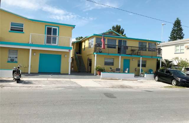 7301 SUNSET WAY Gallery 2