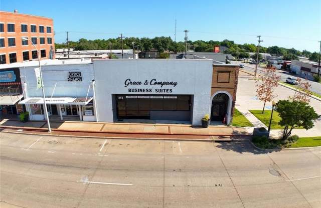 211 E Moore Avenue photos photos