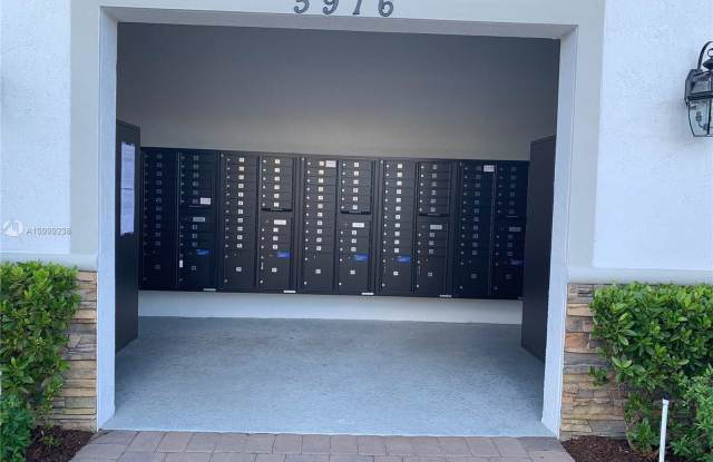4615 Shire Ln Gallery 2