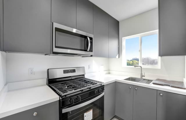 Newly renovated 1 bedroom / 1 bath apartment available now! photos photos