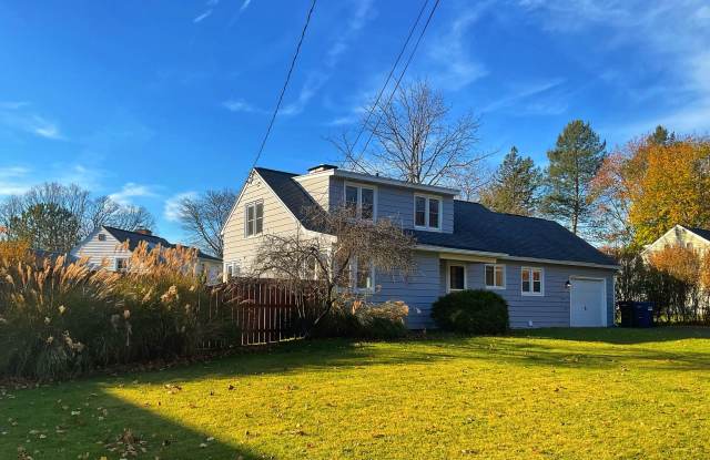 Cumberland Charm - 1148 Cumberland Avenue, Syracuse, NY 13210
