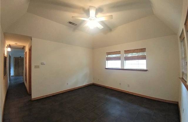 2652 Moore Avenue Gallery 4