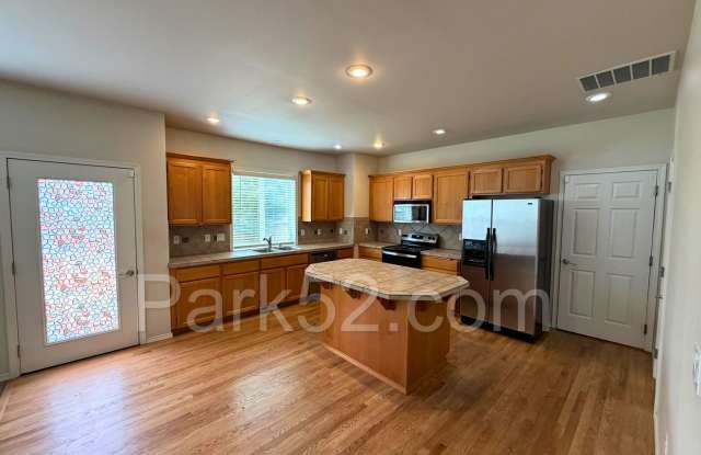 Puyallup 4 Bedroom 2.5 Bath Single Family Home photos photos