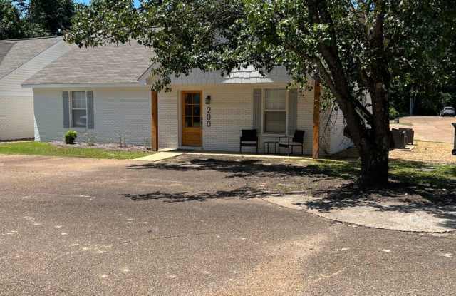 200 Leigh Lane, Oxford, MS Gallery 4
