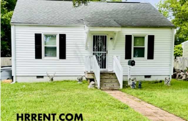 Cute Renovated 3 Bedroom 1 Bath home in Hampton VA - 125 Roland Drive, Hampton, VA 23669
