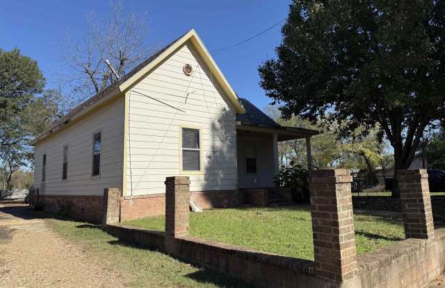 323 W Lorance St - 323 West Lorance Street, Tyler, TX 75702