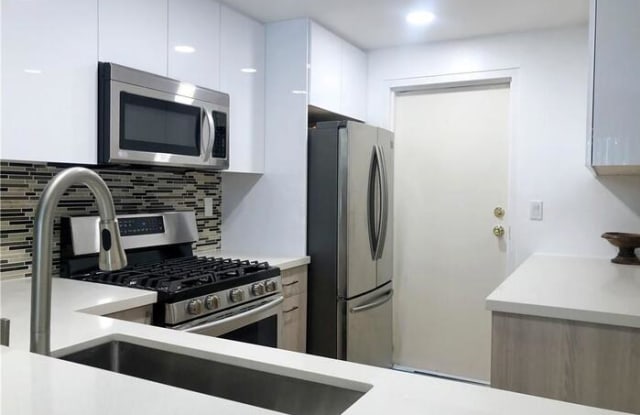 8601 Sunland Boulevard - 8601 Sunland Boulevard, Los Angeles, CA 91352