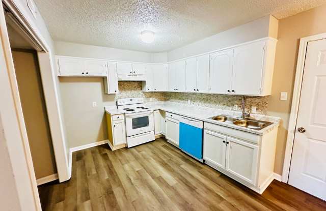 A Great Living Space in the Heart of the City! Gallery 3
