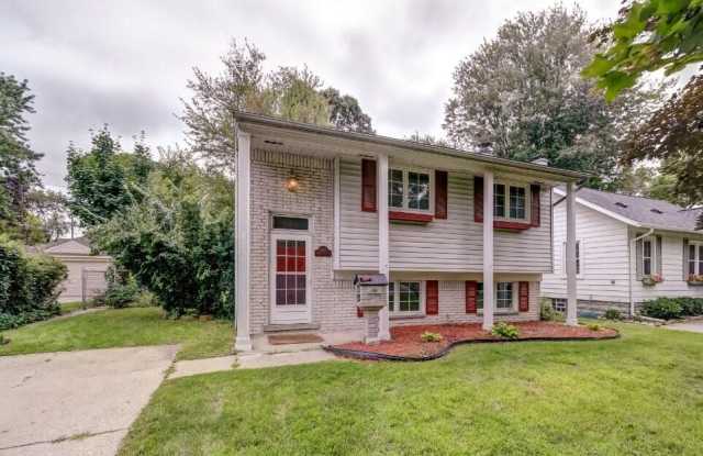 429 Royal Avenue - 429 Royal Avenue, Royal Oak, MI 48073