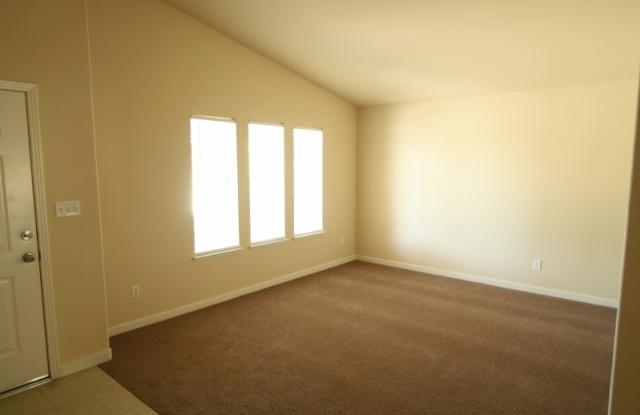 BEAUTIFUL  SPACIOUS HOME - 5514 West Norwich Avenue, Fresno, CA 93722