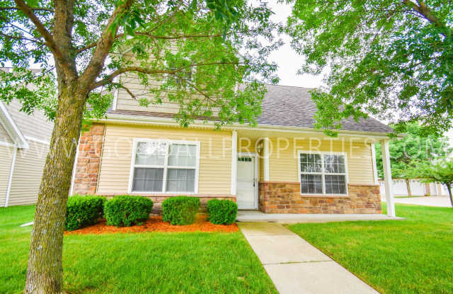 3 Bedroom, 2 1/2 Bath Corner Unit Townhome in Urbandale photos photos