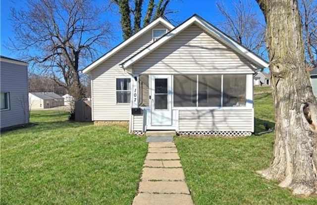 107 E North Street photos photos