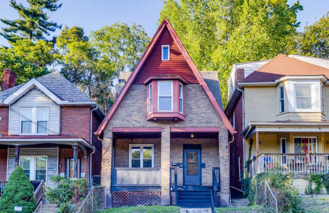 Available NOW - Updated 3 Bedroom Home w/ Beautiful Front Porch  Backyard! - 421 Bausman Street, Pittsburgh, PA 15210