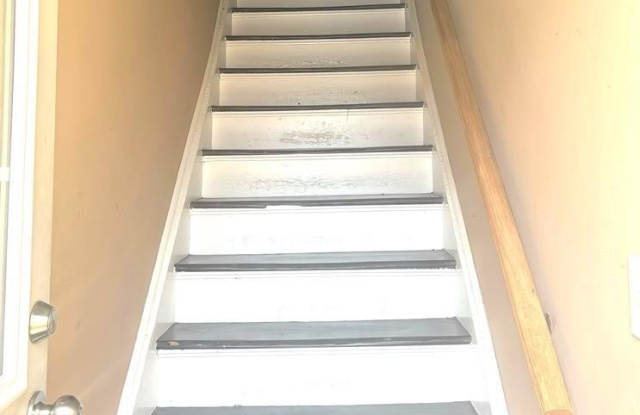 377 Henry Street Gallery 4