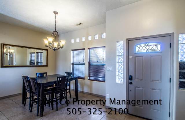 Gorgeous 4 Bedroom Home on East Side of Town Gallery 3