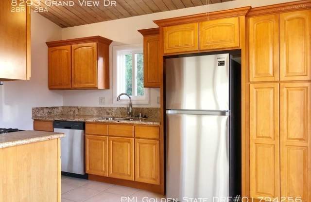 8293 Grand View Dr Gallery 4