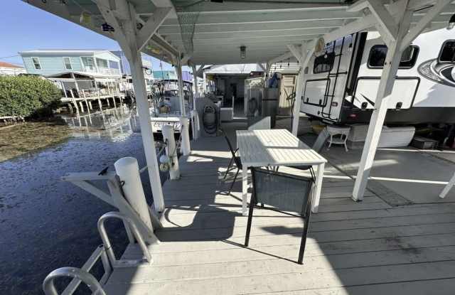 6099 Overseas Highway Gallery 1