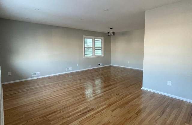 3 COLONIAL DR - 3 Colonial Drive, Bayonne, NJ 07002