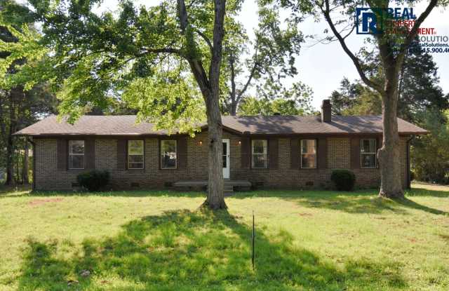 All brick 3BD home PLUS bonus room & back deck, half mile to MTSU! photos photos