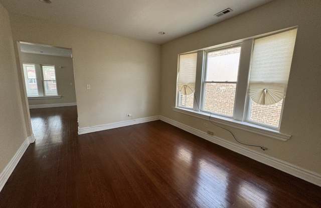 7249 S Calumet Avenue Gallery 4