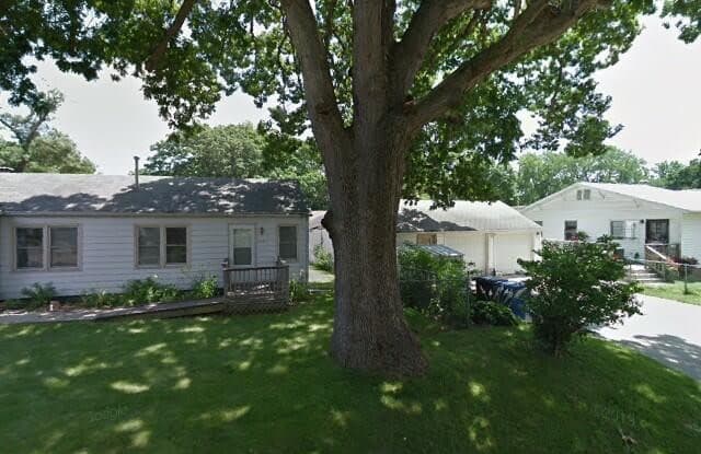 3941 Lawnwoods Drive - 3941 Lawnwoods Drive, Des Moines, IA 50310 3941 Lawnwoods Drive - 3941 Lawnwoods Drive, Des Moines, IA 50310