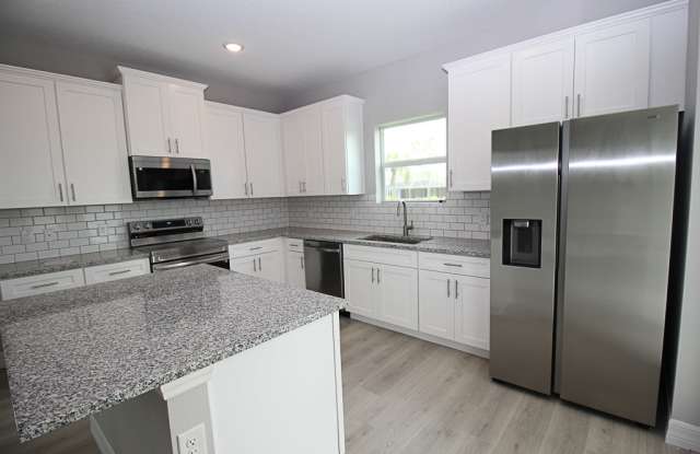 1594 Blue Lake Cir Gallery 4