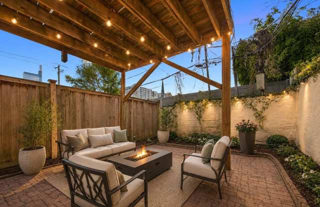 Charming Fairmount 1 Bed with Private Patio, Free Laundry & Storage photos photos