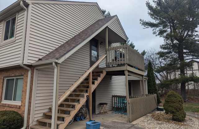 1613 Lyndhurst West - F photos photos