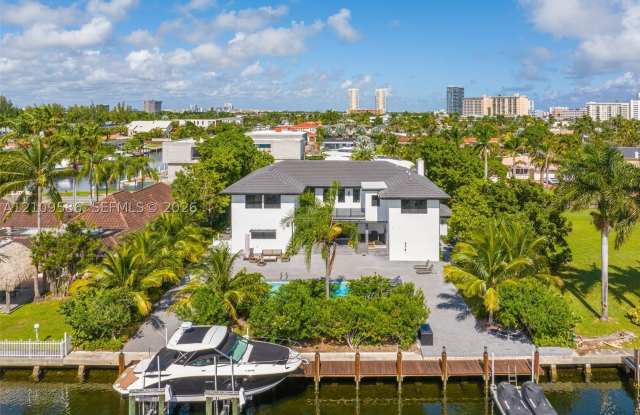461 Poinciana Dr Gallery 2