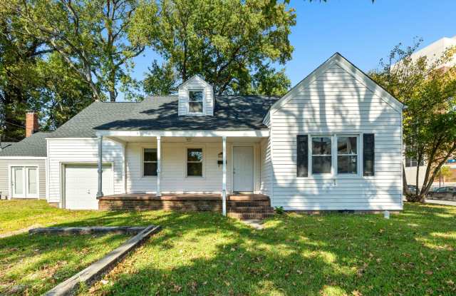 1300 Melrose Plwy Gallery 1