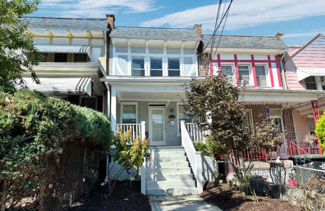 Beautiful 3 BR/3.5 BA Townhome in Brightwood Park! photos photos
