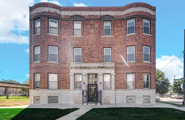 5900 S Prairie Avenue photos photos