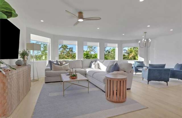 2728 Tiburon Blvd E unit: 302 photos photos