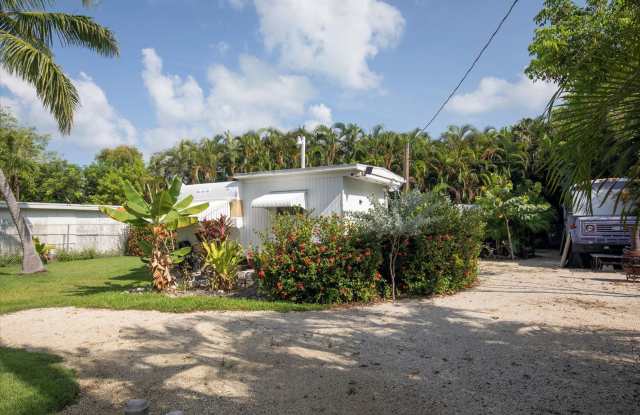 Bright & Newly Renovated FURNISHED 1-Bedroom Rental photos photos