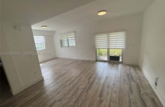 8833 NW 107th Ct Gallery 2