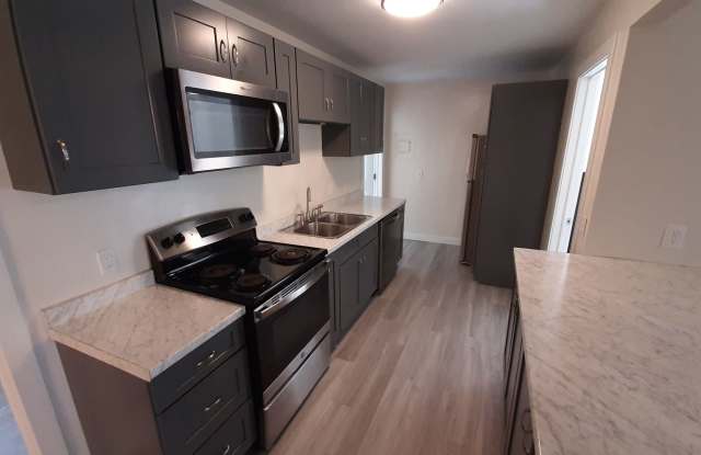 320 Hillview Pl Gallery 3