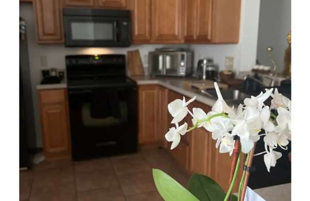 Spacious 3 Bedroom 2.5 Bath Townhome in Orlando - 12131 Bruceton Way, Alafaya, FL 32828