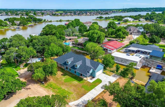 3815 Silver Creek Court - 3815 Silver Creek Court, Hood County, TX 76048