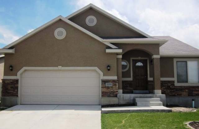 Spacious 5 Bedroom Lehi Home - 2251 West 2120 North, Lehi, UT 84043